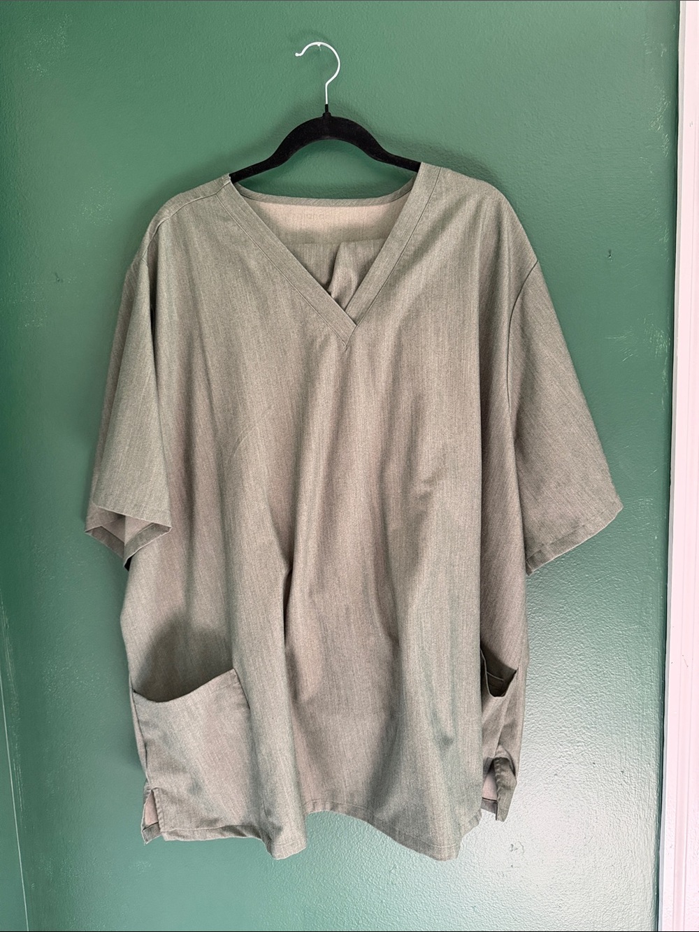 Mandala Women’s 5x Heather Green Scrub Top with 4x Scrub Bottoms